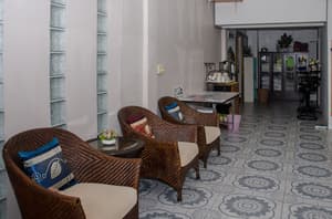 thumbnail: Lobby sitting area