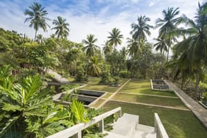 thumbnail: Property grounds
