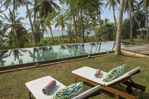 thumbnail: Outdoor dining