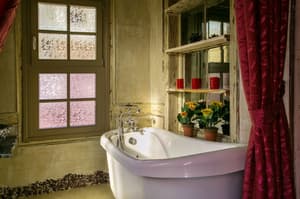 thumbnail: Deep soaking bathtub