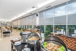 thumbnail: Restaurant