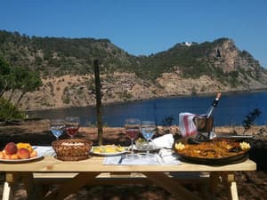 thumbnail: Outdoor dining