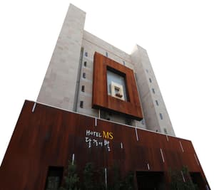 thumbnail: Exterior detail
