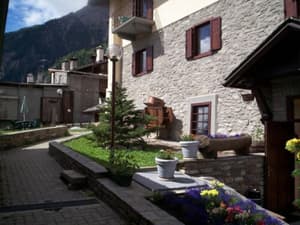 thumbnail: Exterior