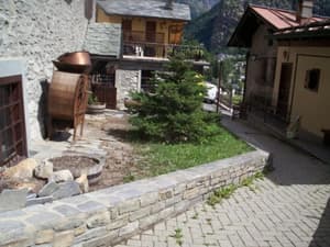 thumbnail: Exterior