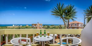 thumbnail: Outdoor dining