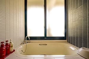 thumbnail: Deep soaking bathtub