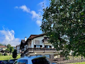 thumbnail: Exterior detail