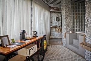 thumbnail: Outdoor dining