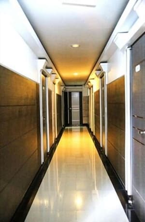 thumbnail: Hallway