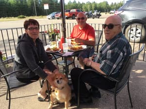 thumbnail: Outdoor dining