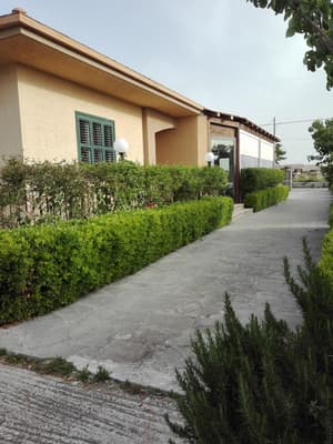thumbnail: Property entrance