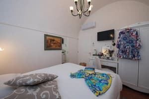 thumbnail: Interior detail