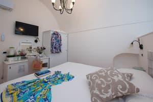 thumbnail: Interior detail