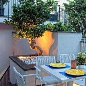 thumbnail: Outdoor dining