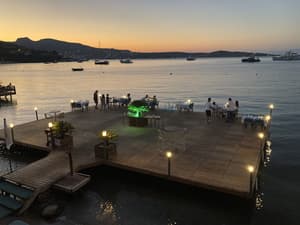thumbnail: Restaurant