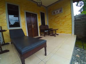 thumbnail: Front of property