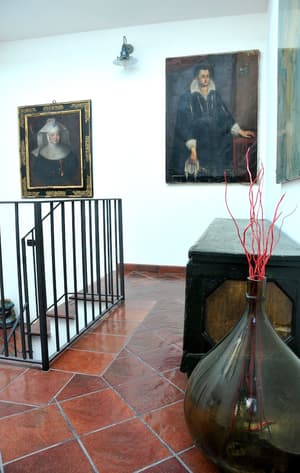 thumbnail: Interior detail