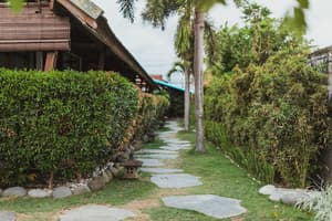 thumbnail: Outdoor dining