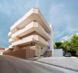 thumbnail: General view