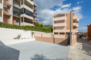thumbnail: General view