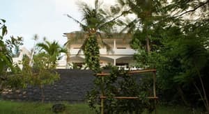 thumbnail: Property grounds