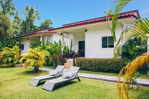 thumbnail: Garden view