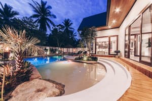 thumbnail: Outdoor pool