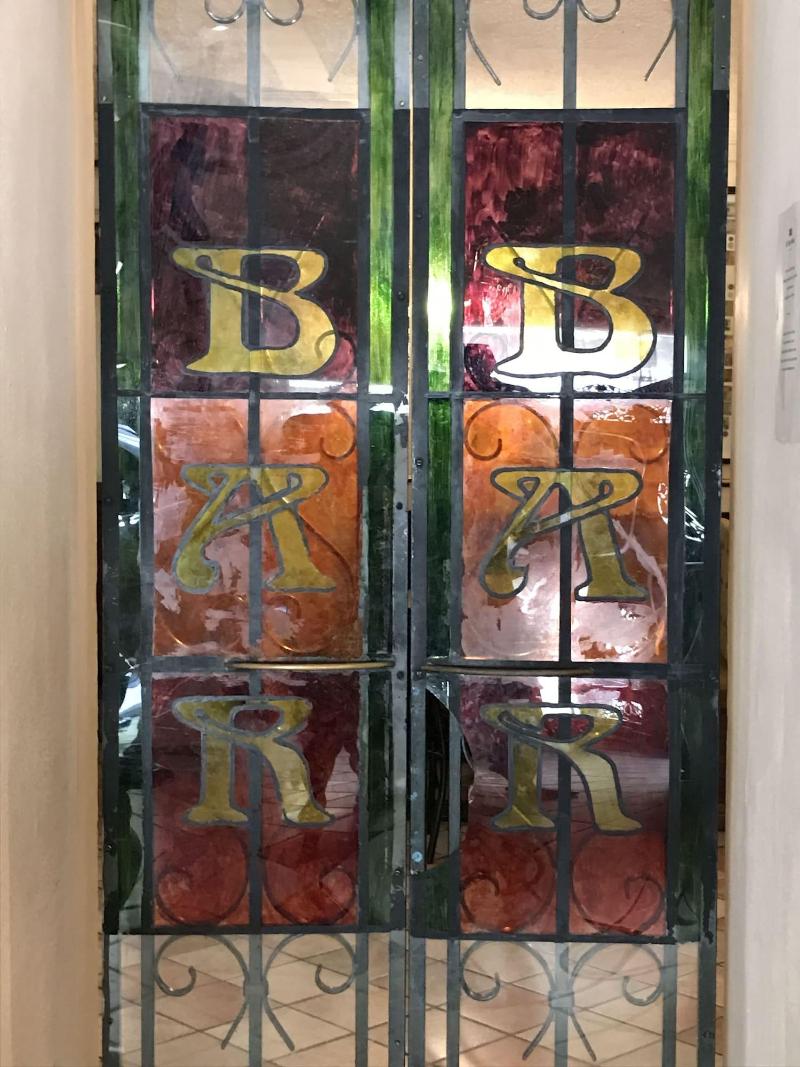 Bar