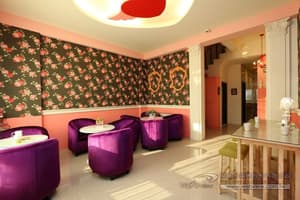 thumbnail: Interior entrance