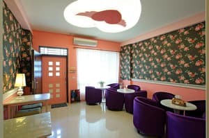 thumbnail: Interior entrance