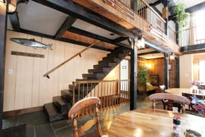 thumbnail: Interior detail