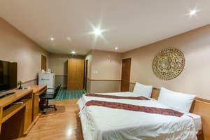 thumbnail: Room
