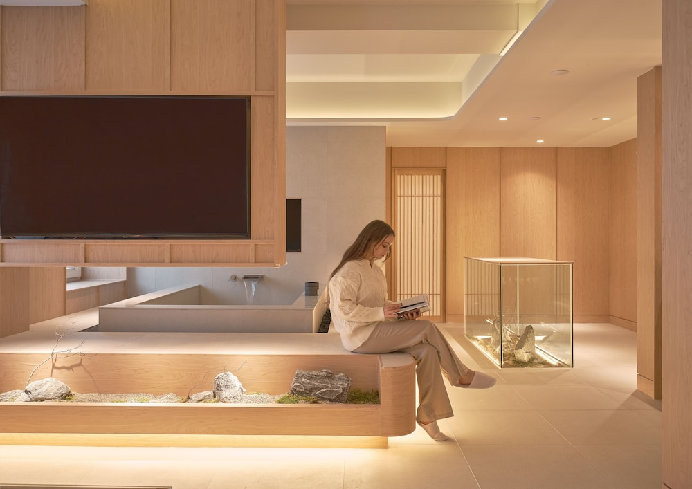Private spa tub