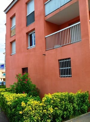 thumbnail: Front of property