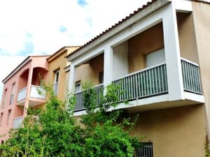 thumbnail: Front of property