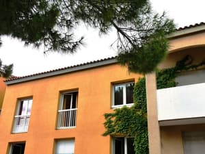 thumbnail: Front of property