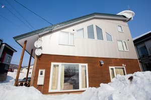 thumbnail: Front of property