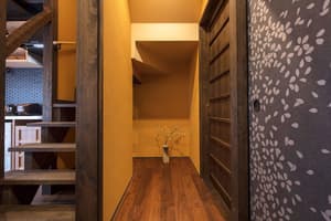 thumbnail: Hallway