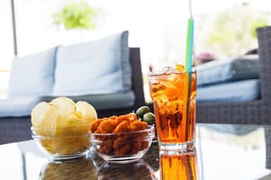 thumbnail: Bar (on property)