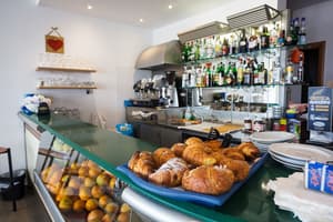 thumbnail: Bar (on property)