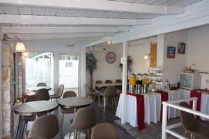thumbnail: Breakfast area