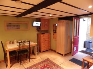 thumbnail: In-room dining