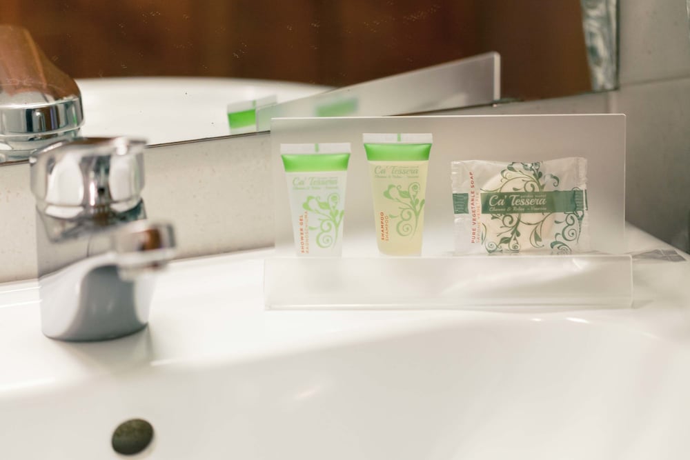 Bathroom amenities