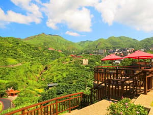thumbnail: Outdoor dining