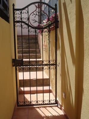 thumbnail: Exterior detail