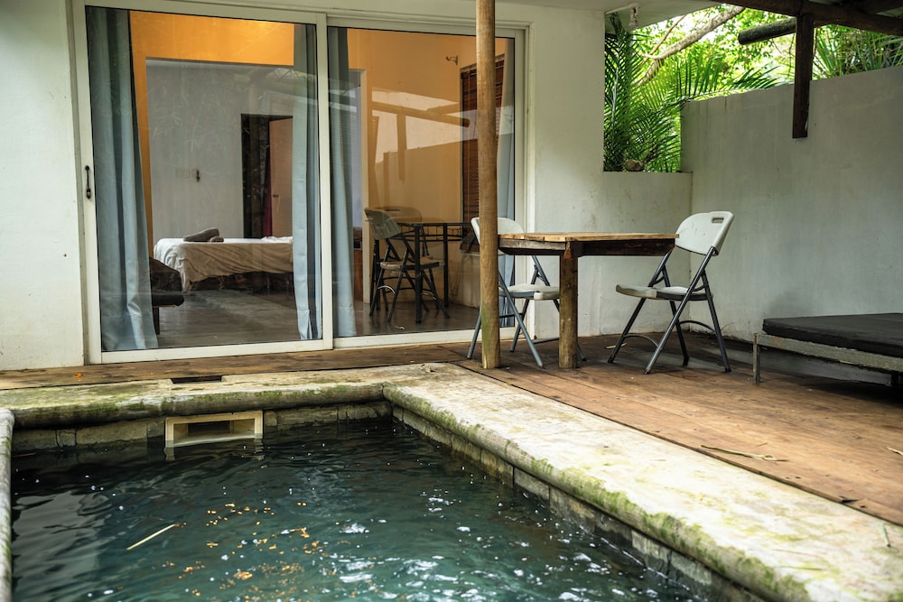 Private pool