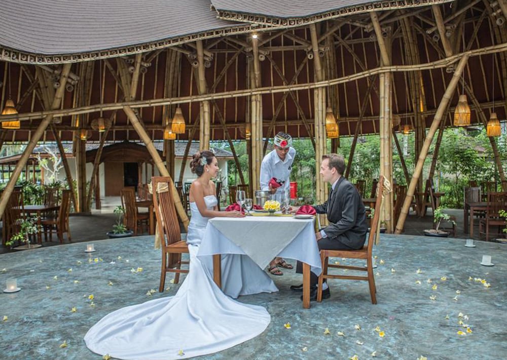 Couples dining