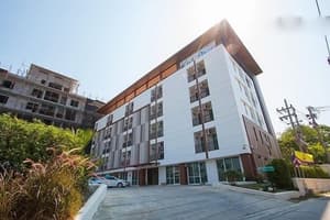 thumbnail: Exterior detail