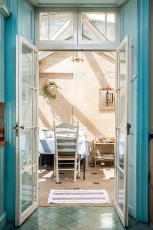 thumbnail: Restaurant